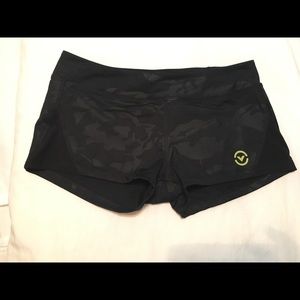 Like new virus workout shorts 🏋️‍♀️